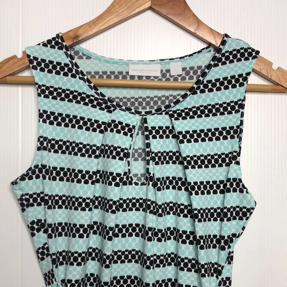 New York & Company Green Polka Dot Sleeveless Top XS NEW - Picture 2 of 8